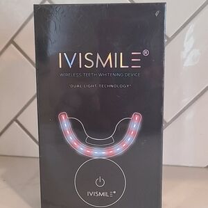 NIB* Invismile Teeth Whitening Device
